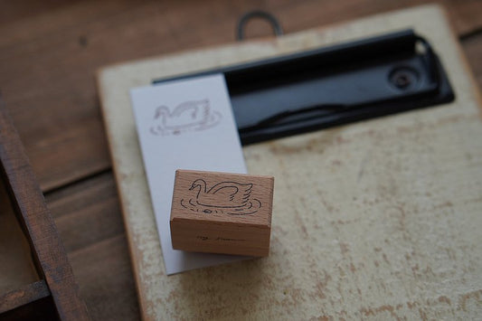 Ivy Snow Rubber Stamp - Swan